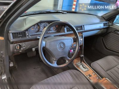 MERCEDES-BENZ E-CLASS - 3