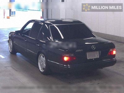 MERCEDES-BENZ E-CLASS - 2