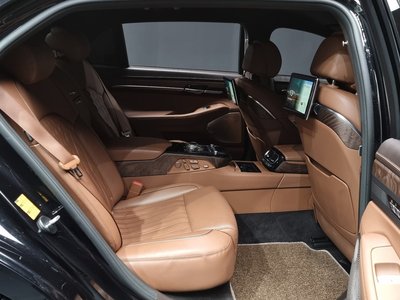2021 Genesis G90 — миниатюра 12