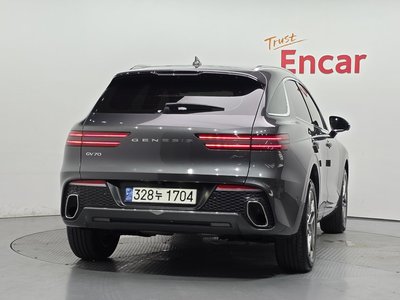 2022 Genesis GV70 photo 4