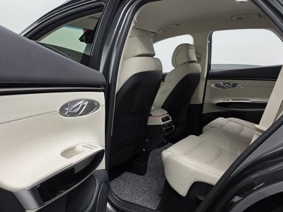 صورة مصغرة 30 لـ 2022 Genesis GV70