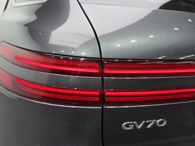 2022 Genesis GV70 photo 10