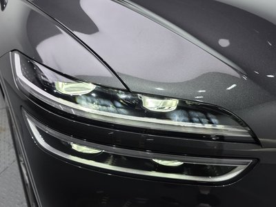 2022 Genesis GV70 photo 9