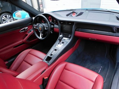 صورة 10 لـ 2017 Porsche 911