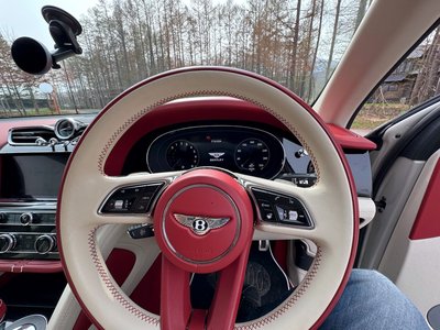 صورة 10 لـ 2022 Bentley BENTAYGA