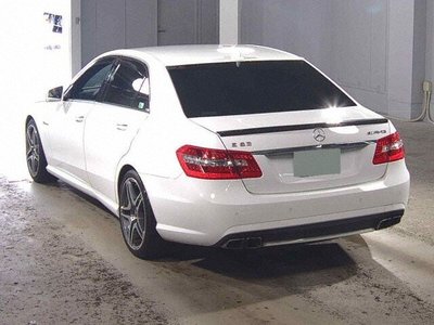 MERCEDES-BENZ E-CLASS - 2