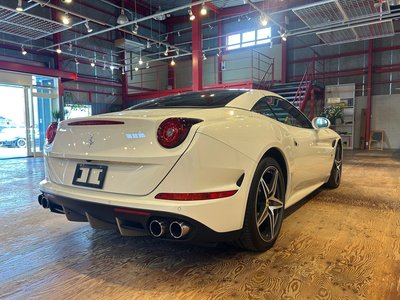 FERRARI CALIFORNIA - 6