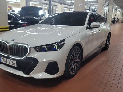 BMW 5 SERIES - 5