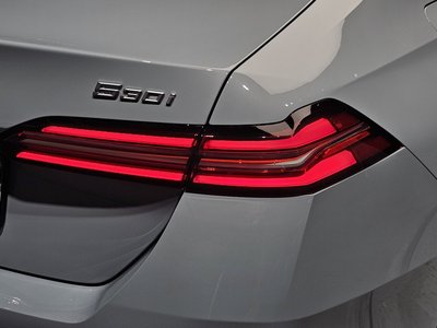 صورة 10 لـ 2024 BMW 5 SERIES