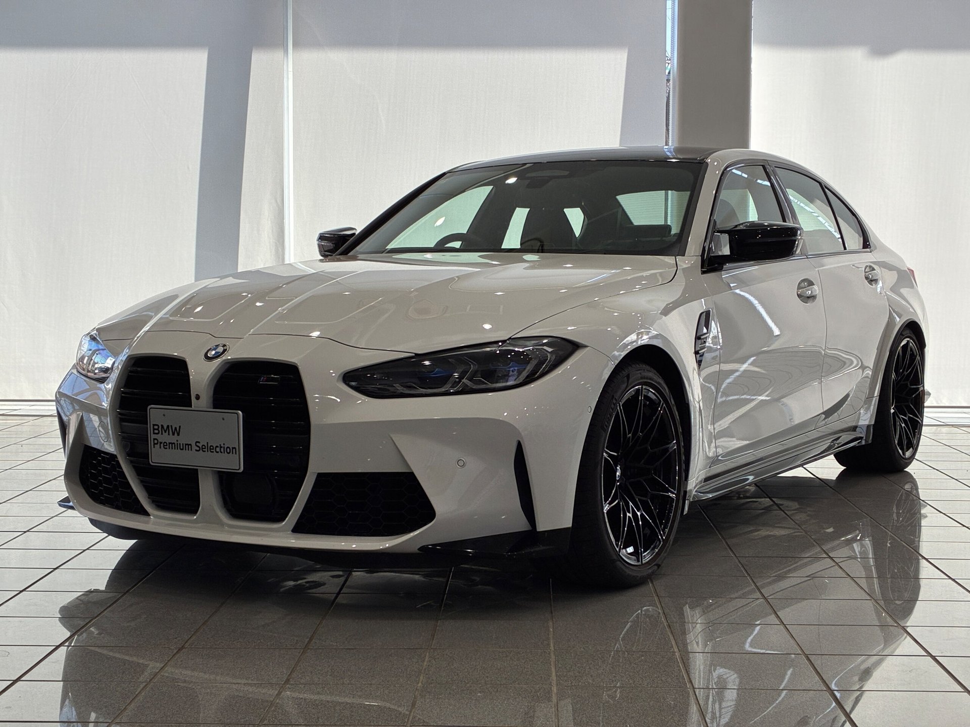 BMW M3 SEDAN - View 1