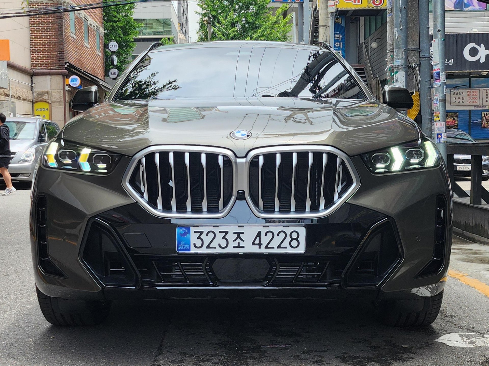 BMW X6 - View 1