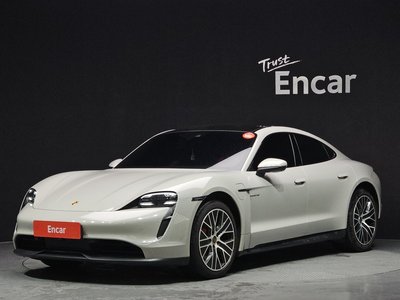 PORSCHE TAYCAN - 1