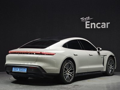 PORSCHE TAYCAN - 4