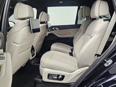 2020 BMW X7 缩略图 18