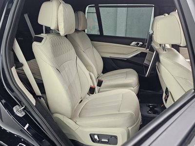 2020 BMW X7 缩略图 17