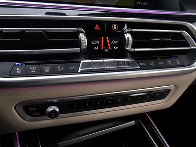 2020 BMW X7 缩略图 25