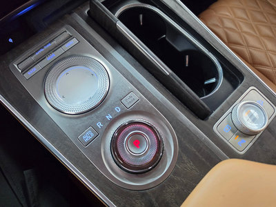 2022 Genesis GV80 — миниатюра 13