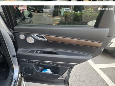 صورة 9 لـ 2022 Genesis GV80