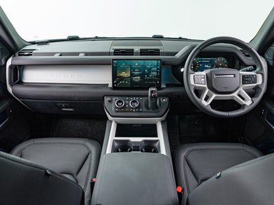 LAND ROVER DEFENDER - 2