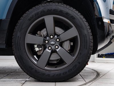 LAND ROVER DEFENDER - 3