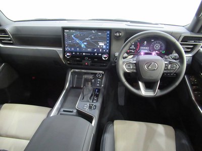 صورة 7 لـ 2025 LEXUS GX