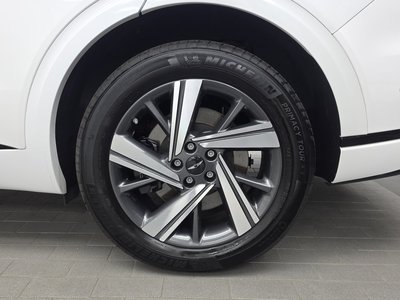 صورة 8 لـ 2024 Genesis GV70