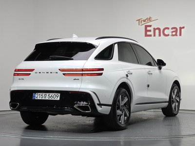 صورة 3 لـ 2024 Genesis GV70