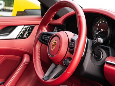 2021 Porsche 911 — миниатюра 17