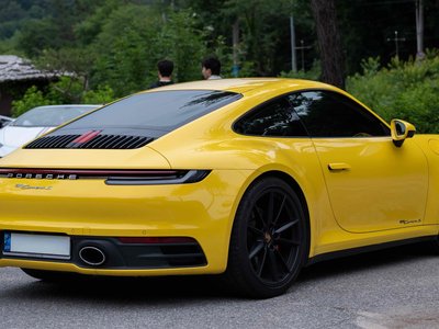 2021 Porsche 911 — миниатюра 12