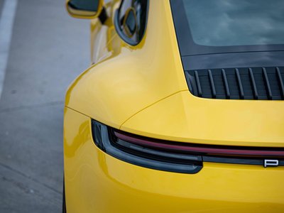 2021 Porsche 911 — миниатюра 18