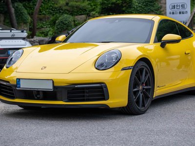 PORSCHE 911 - 4