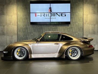 PORSCHE 911 - 8