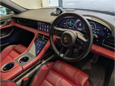 2024 Porsche TAYCAN photo 7