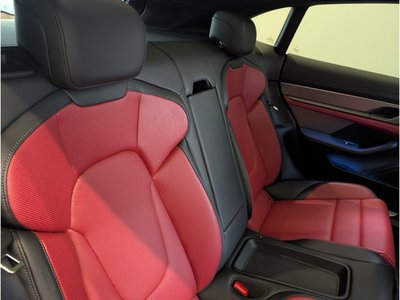 صورة مصغرة 17 لـ 2024 Porsche TAYCAN