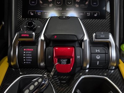 2022 Lamborghini URUS — миниатюра 12