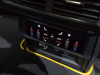 2022 Lamborghini URUS — миниатюра 29