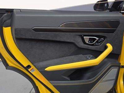 2022 Lamborghini URUS — миниатюра 15