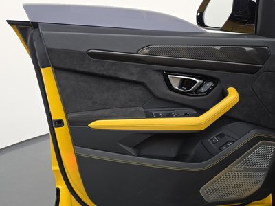 2022 Lamborghini URUS — миниатюра 14