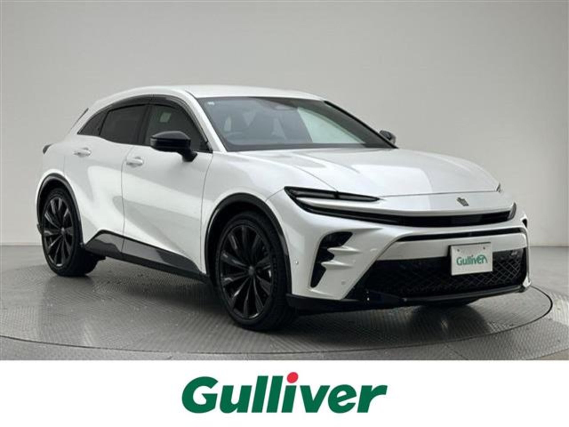 TOYOTA CROWN SPORT - View 1