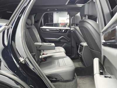 2023 Porsche CAYENNE — миниатюра 18