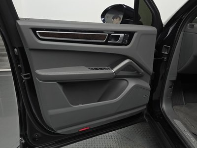 2023 Porsche CAYENNE — миниатюра 32