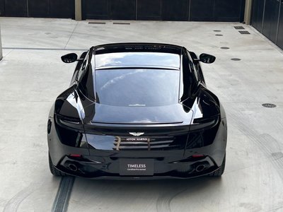 ASTON MARTIN DB11 - 9