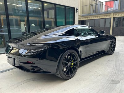 ASTON MARTIN DB11 - 5