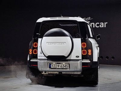 LAND ROVER DEFENDER - 4