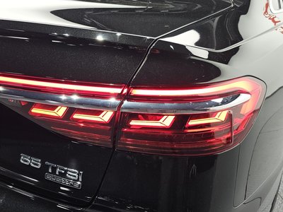AUDI A8 - 10