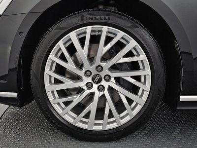 AUDI A8 - 6