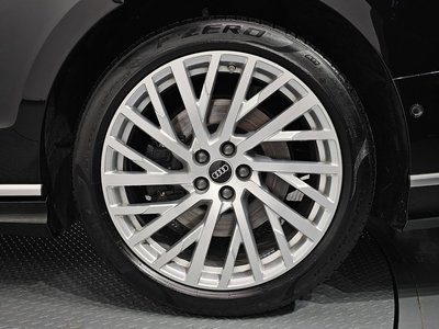 AUDI A8 - 8