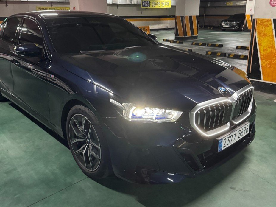 BMW 5 SERIES - View 1