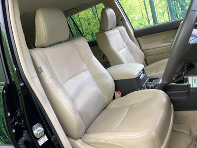 TOYOTA LAND CRUISER PRADO - 8