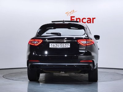 MASERATI LEVANTE - 3